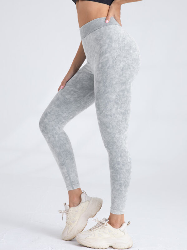 V-Back Scrunch Leggings - Image 9